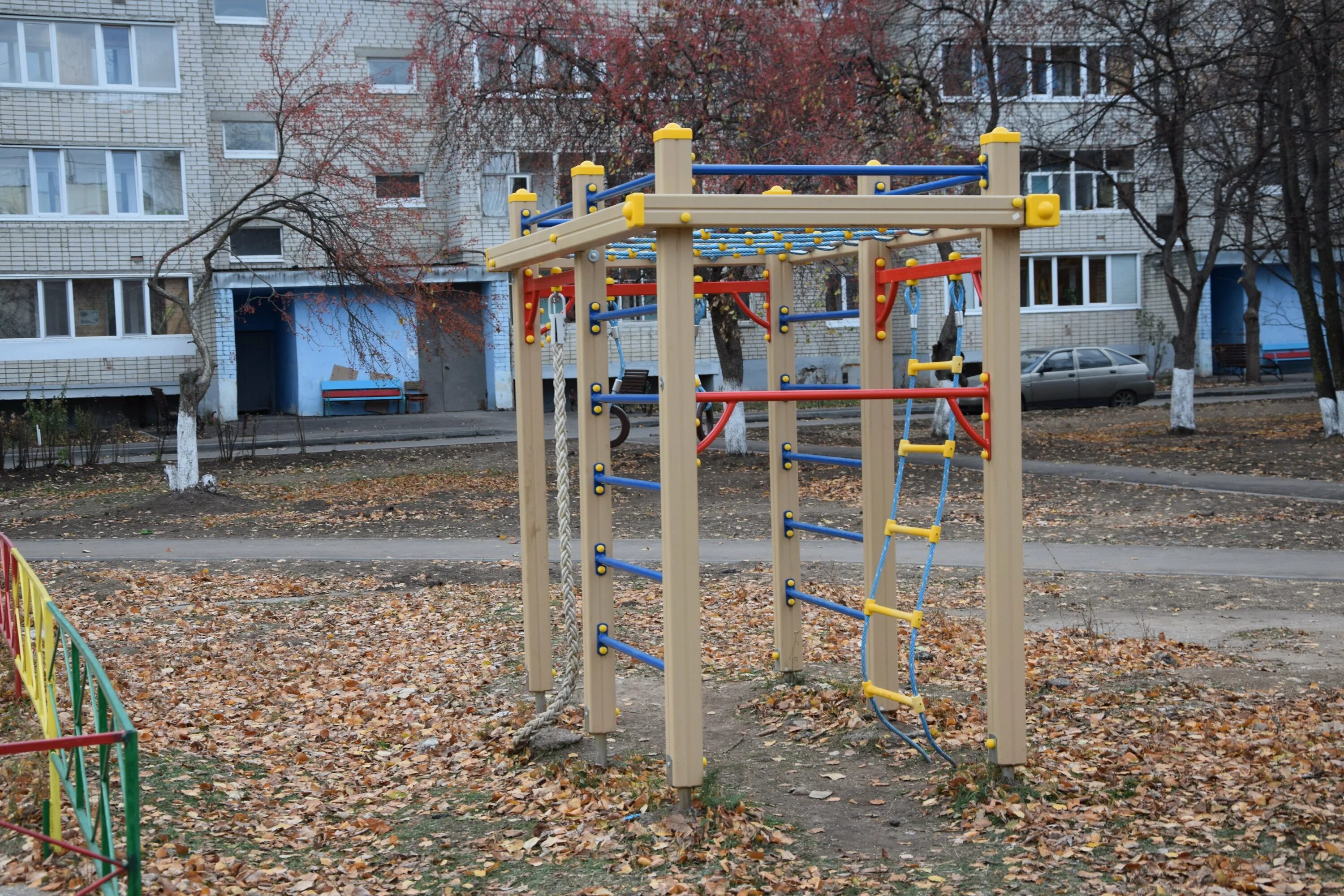 Наш двор ульяновск. Малые формы для детских площадок. МАФ во дворе. МАФ на детской площадке. Малые архитектурные формы для двора.