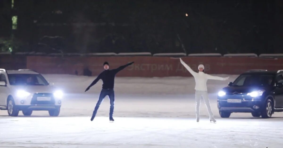 Танец машин. Танцевальная машина. Танцы в машине. Драг рейсинг старт. Девушка танцует на машине.