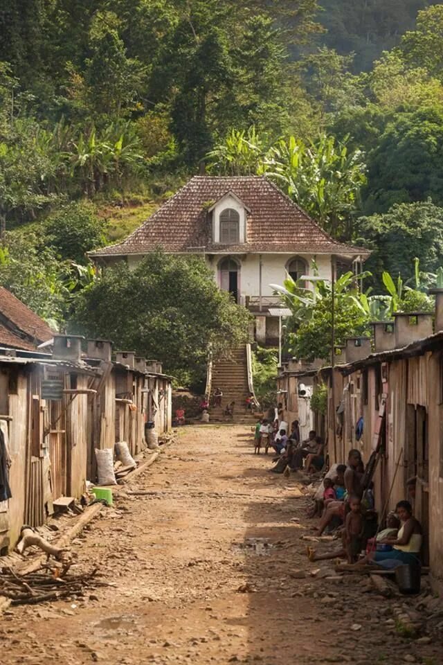 Tome e2c. Сан-томе и принсипи столица. sao tome and principe. сан-томе и принсипи население. сан томе и принсипи архитектура.