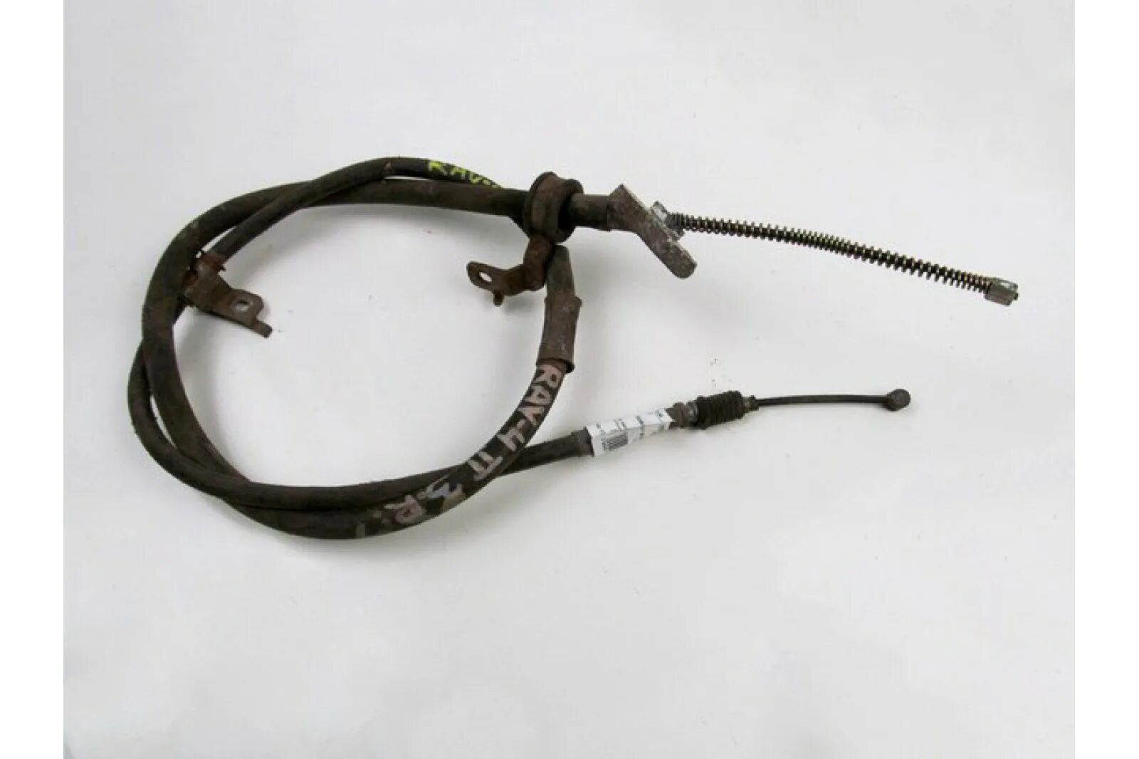 Тросы ручника рав 4. Замена троса стояночного тормоза рав 4 2008. Какой трос ручника лучше всего подходит для рав 4 2011 года выпуска. Тросы ручника рав 4. Трос ручника тойота ипсум.
