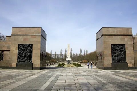 Мемориальные советские комплексы