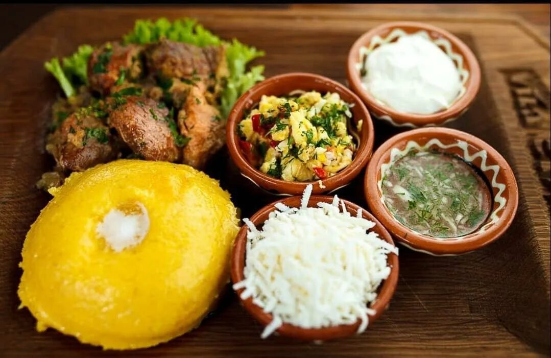Румынская закуска. Румынская национальная еда. Румынская закуска. Национальные блюда румынии. Молдавские блюда национальные.