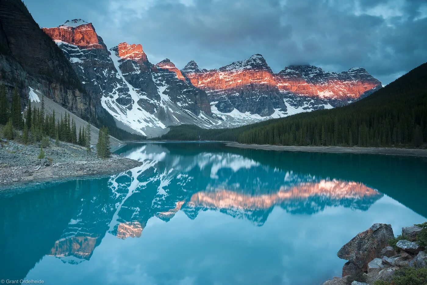 Банф канада морейн. Moraine lake canada. Озеро морено. Озеро морено. Морена озеро.