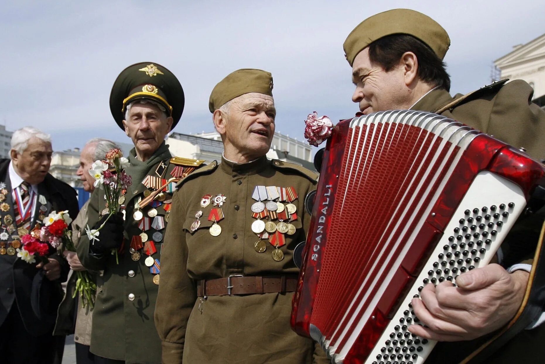 Великая отечественная день победы песня. С днем Победы. Победа в Великой Отечественной войне. 9 Мая ветераны. Ветераны поют.