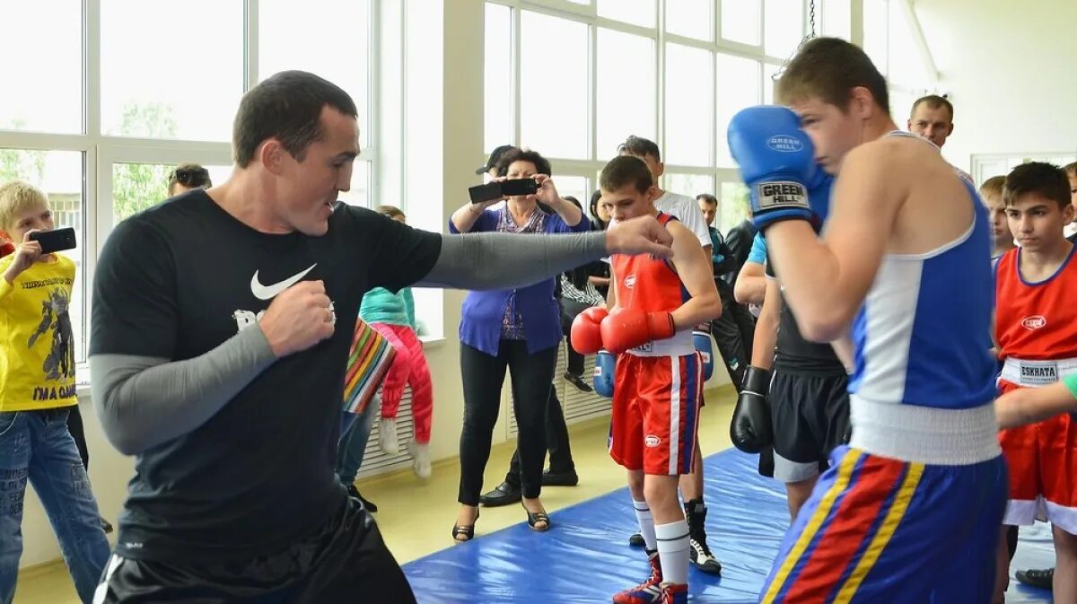 Боксеры мастера спорта. Лебедев в Бутурлиновке. Лебедев бокс Белгород.