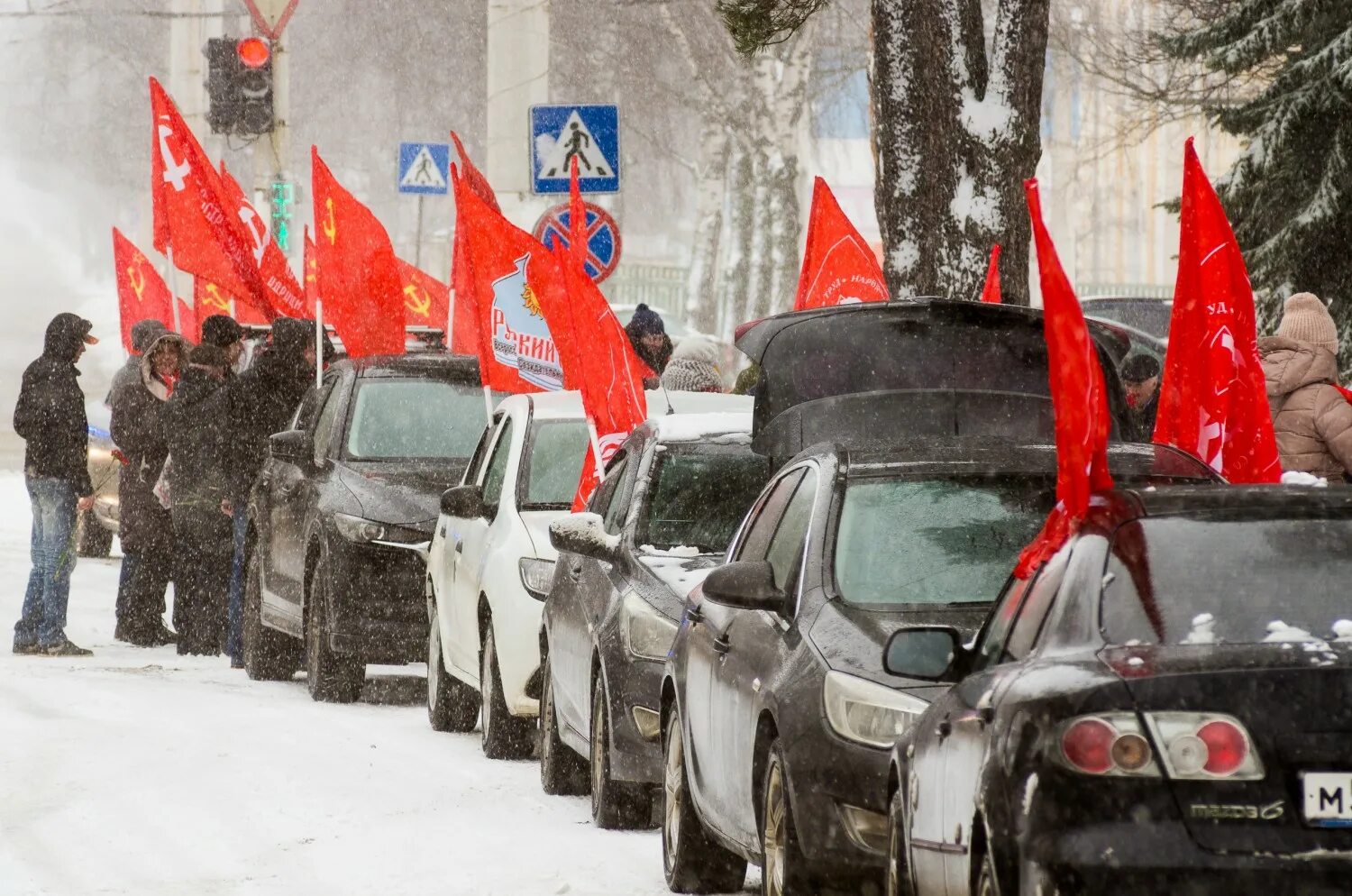 Автопробег 23 февраля. Автопробег на 23 февраля КПРФ. Автопробег 9 мая. Автопробег 23 февраля 2022.