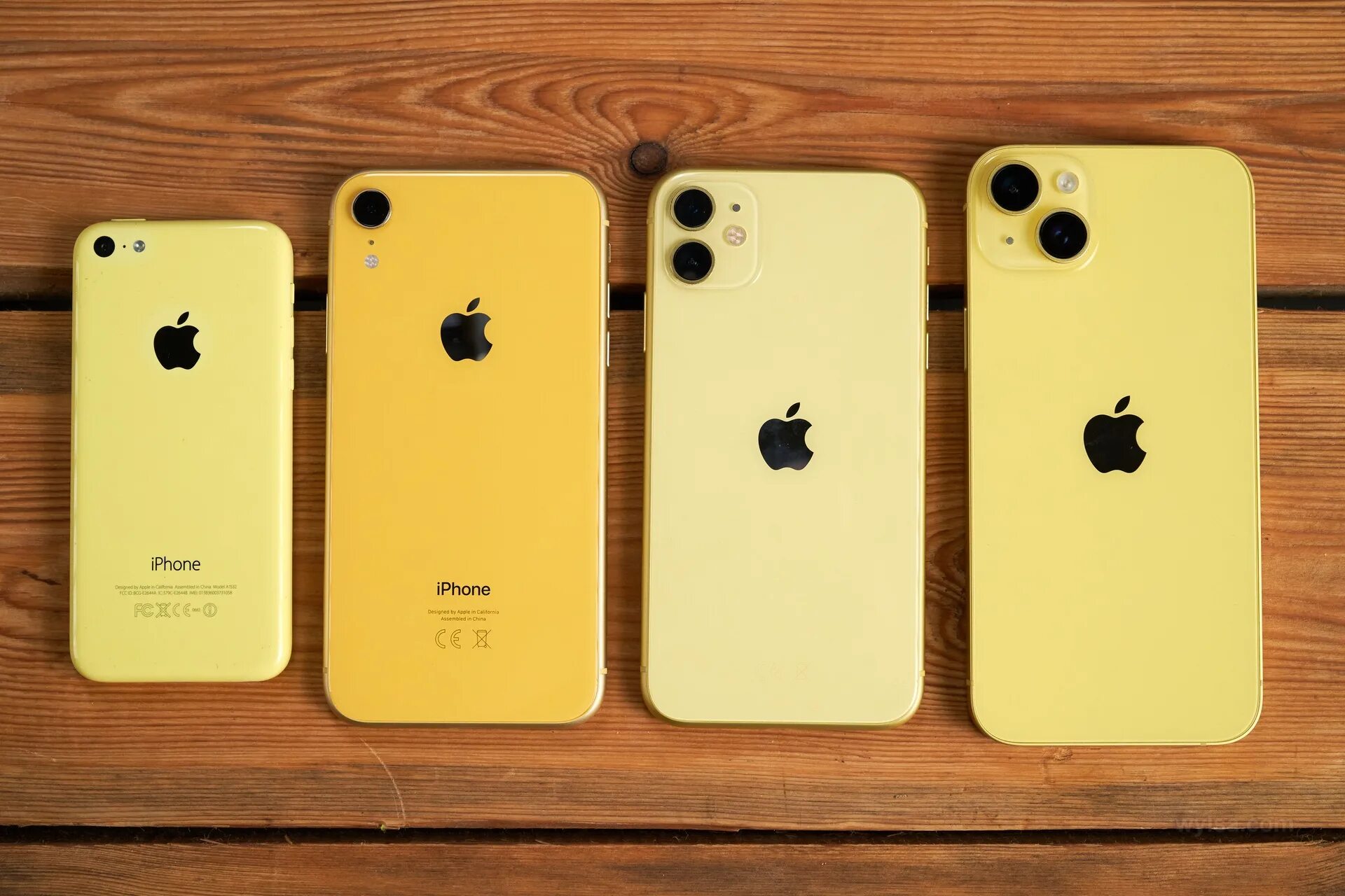 Каких цветов есть айфон 14 про. Iphone 14 желтый. Iphone 14 Plus. Айфон 14 плюс желтый. Айфон желтый цвет.