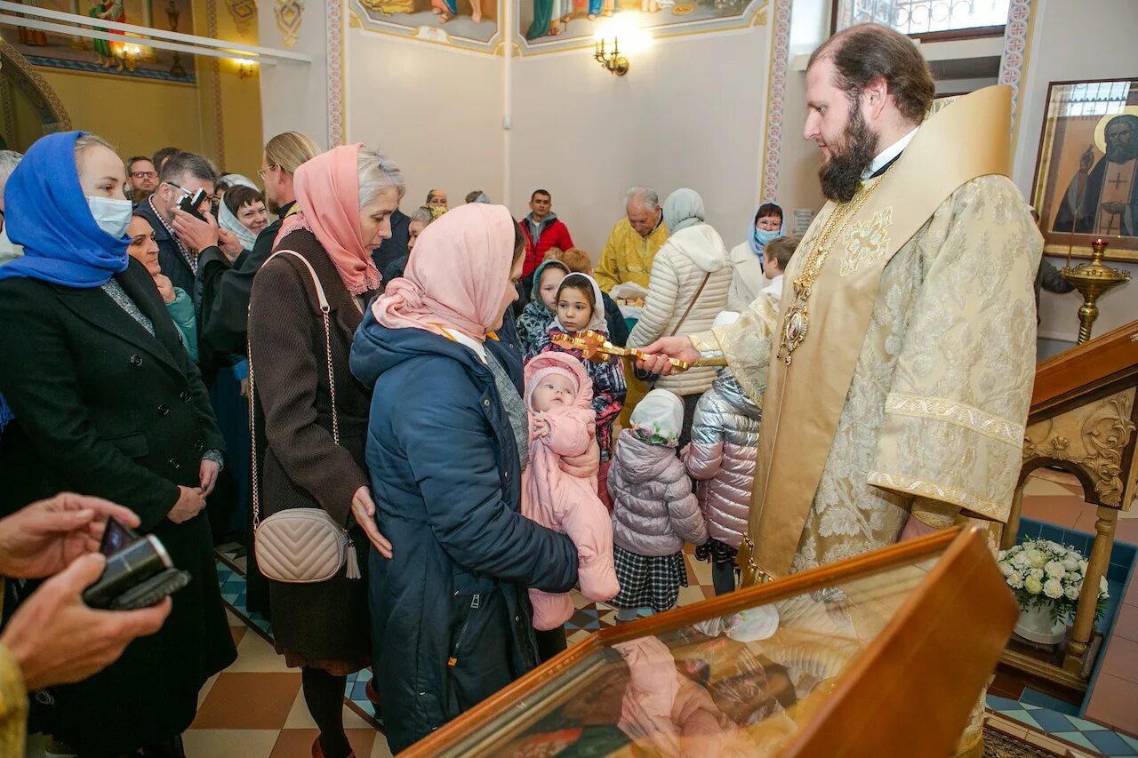 Вечерняя служба в храме в дзержинском московской области 20 марта. Храм преображения господня в люберцах. Пасхальный фестиваль в люберцах. Богослужение в люберцах храм преображения. Аксий подольский.