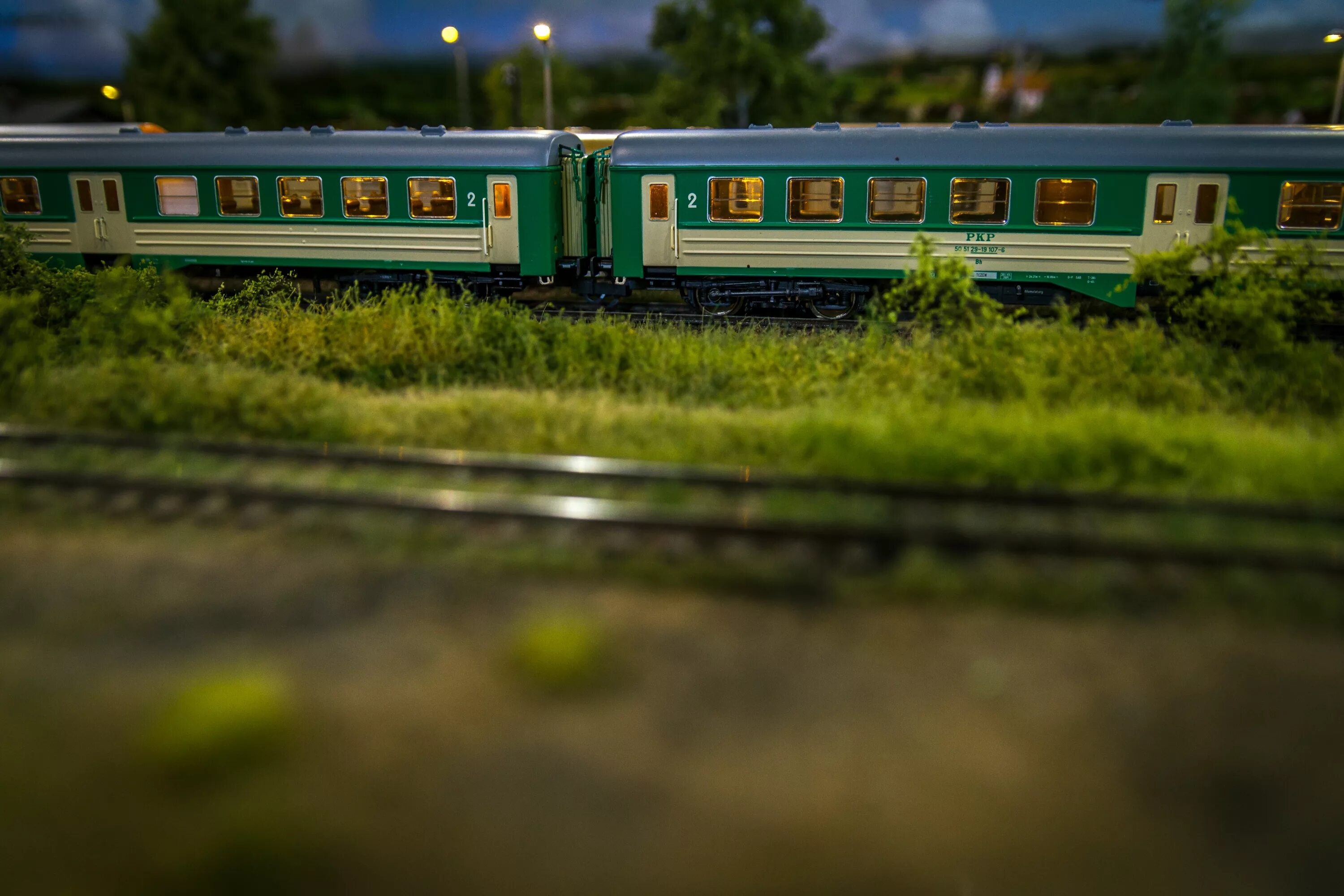 Зеленый поезд слова. Вагон. Вагон поезда. Зеленый поезд. Зеленый вагон поезда.
