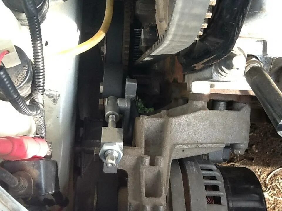 Ролик генератора калина 8кл. Натяжитель ремня 2190. Кронштейн натяжителя ремня генератора 1118. Натяжитель ремня генератора калина 16 клапанов. Натяжитель ремня генератора калина 2 8 клапанная.