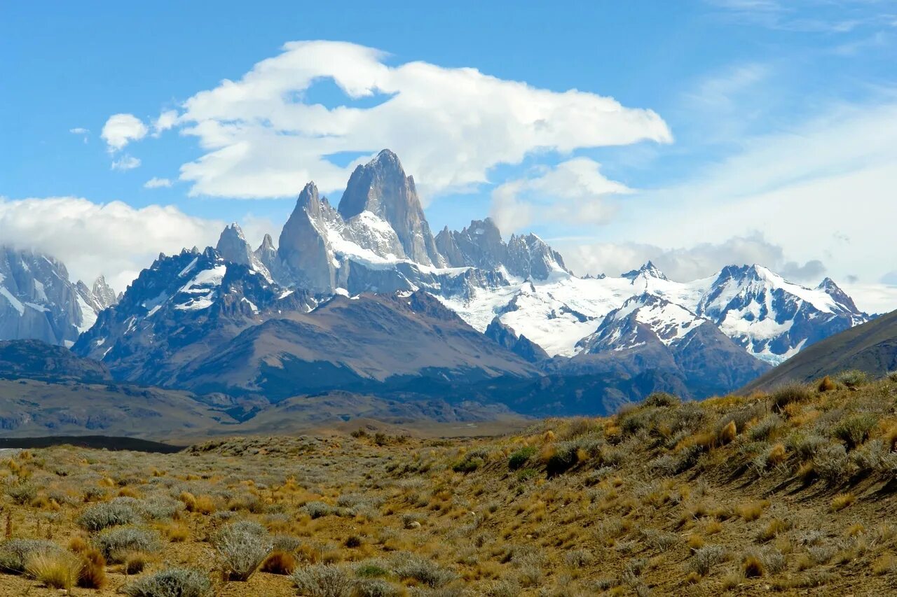 В какой стране находится гора анд. Южная Америка Анды. Патагонские Кордильеры. Кордильеры Чили. Южная Америка горы Анды.