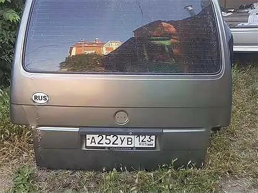 Дверь фольксваген т4. Volkswagen t4 задняя дверь. Задние двери транспортер т4 1992. Дверь транспортер т4. Задняя дверь фольксваген транспортер т4.