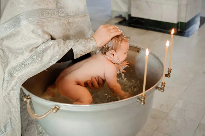 с крестинами кристину. кристины или крестины. крещение мальчика. крещение таинство православие. крещение ребенка.