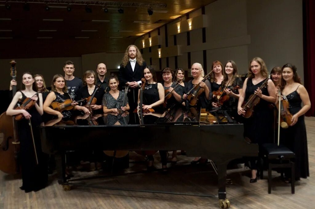 дирижеры консерватории чайковского. аренский рафаэль. камерный оркестр красноярск. вид оркестра камерный. государственный камерный оркестр рб состав.
