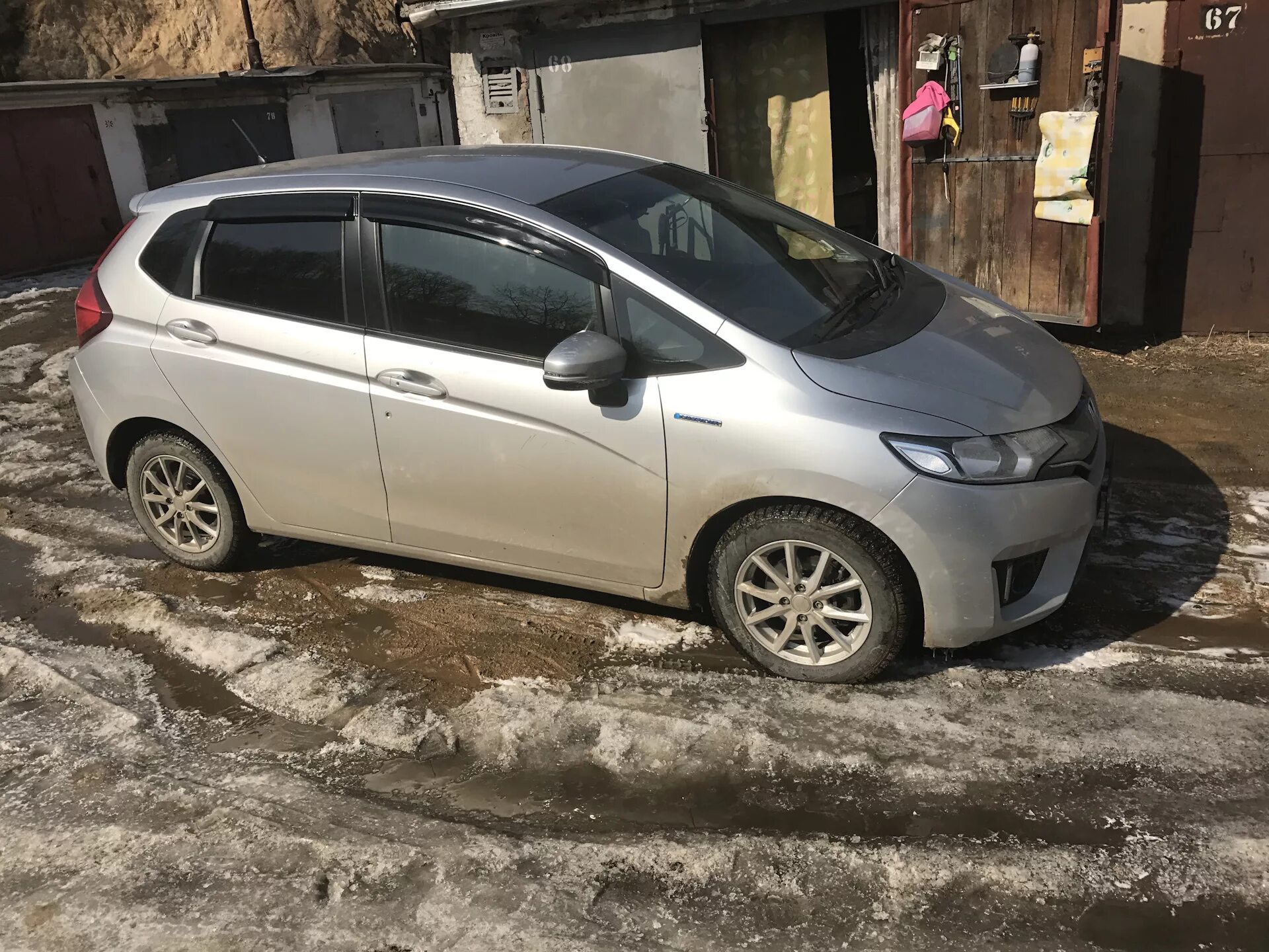 Honda Fit gp6. 175/70 R14 на Хонда фит 2 поколения. Хонда фит на резине 185/70 r14. Хонда фит дром.