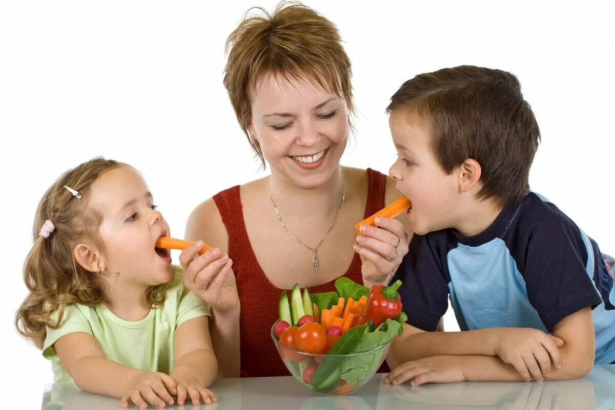 Семья на кухне. Здоровые родители здоровые дети. Здоровая привычка семьи. Здоровая привычка семьи. Ребенок в семье.