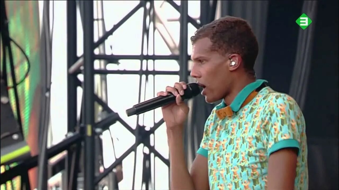 Папауте стромае. Уте папа уте. Stromae ute. Stromae-Papaoutai Live. Папа уте стромай