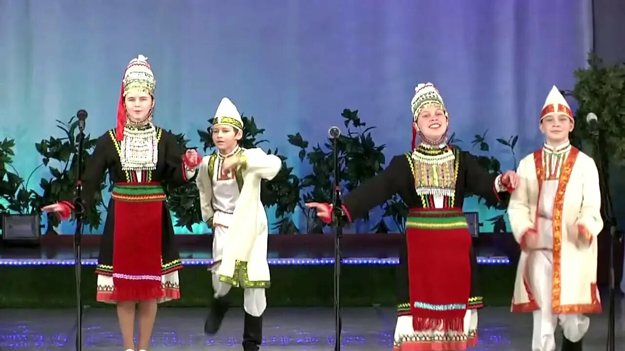 Туге мо марийская песня. Песня туге мо марийский. Марийские частушки. Песня туге мо марийский. Марийские певцы шакиров.
