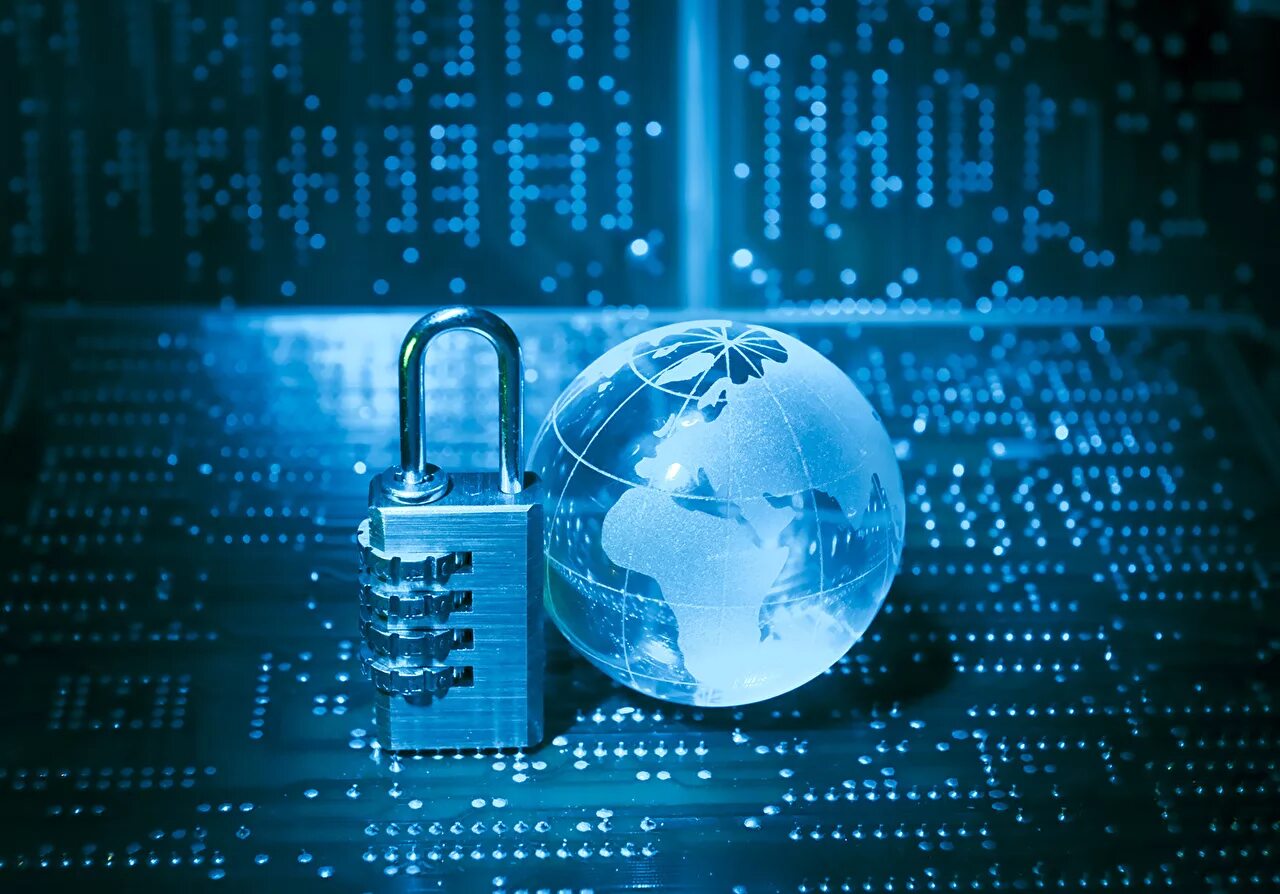 Защита информационных ресурсов. Защита инфраструктуры. кибербезопасность в интернете. защита информации в интернете. информационная безопасность.