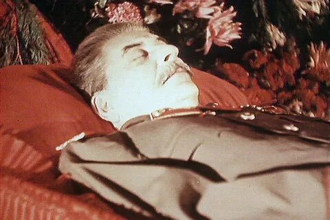 Сколько лет лежит сталин в мавзолее