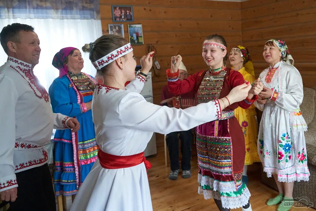 Культура передается от поколения к поколению. Культура и традиции народов Мордовии. Татуировки народа марийцев. Языки народов Башкирии.