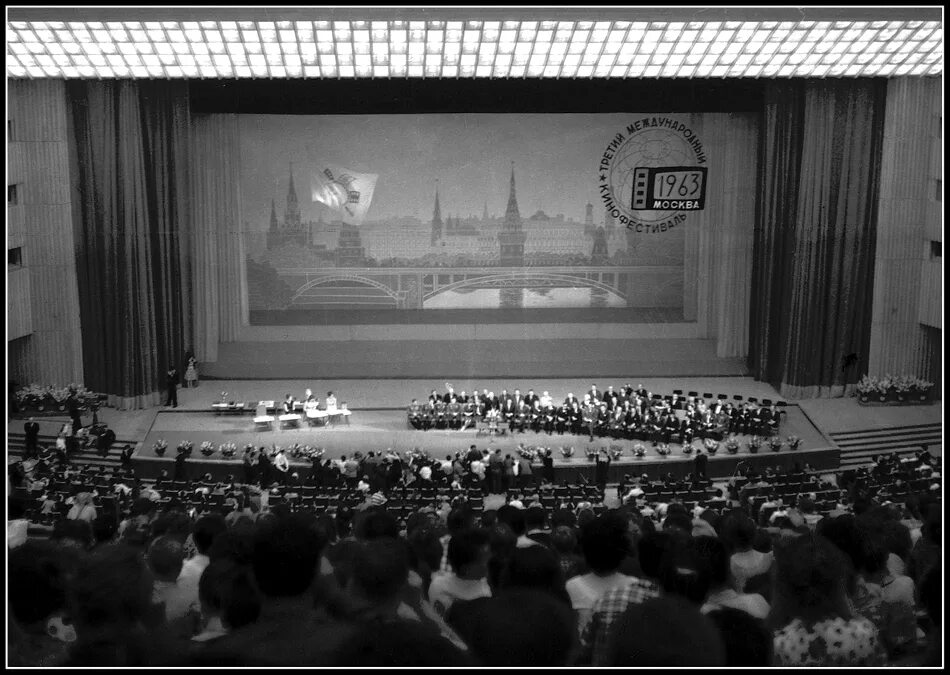 1932 год первый международный кинофестиваль город. кинофестиваль в 1951 году германия. 1932 в венеции состоялся первый международный кинофестиваль. венецианский кинофестиваль 1932 года. международный фестиваль венеция 1936.