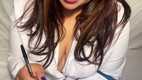 Латинская милфа грязно говорит, сосет и трахается с большим членом. 