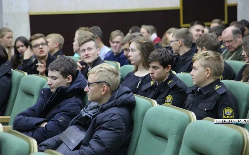 Кинотеатр корабел. Кдк корабел керчь. Керчь корабел зал. Дк корабел керчь малый зал. Дк корабел город керчь.