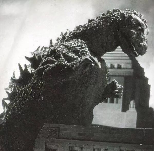 Харуо накадзима годзилла. Костюм годзиллы 1954. Годзилла старая 1998. Годзилла 1954. Годзилла 1954 инцидент.