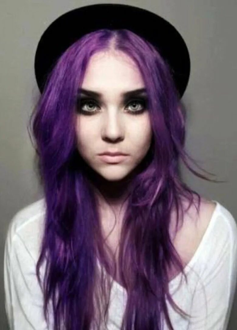 Девочка с фиолетовыми волосами. Склепова. Девушка с фиолетовыми волосами. Manic panic violet night. Девушка с сиреневыми волосами.