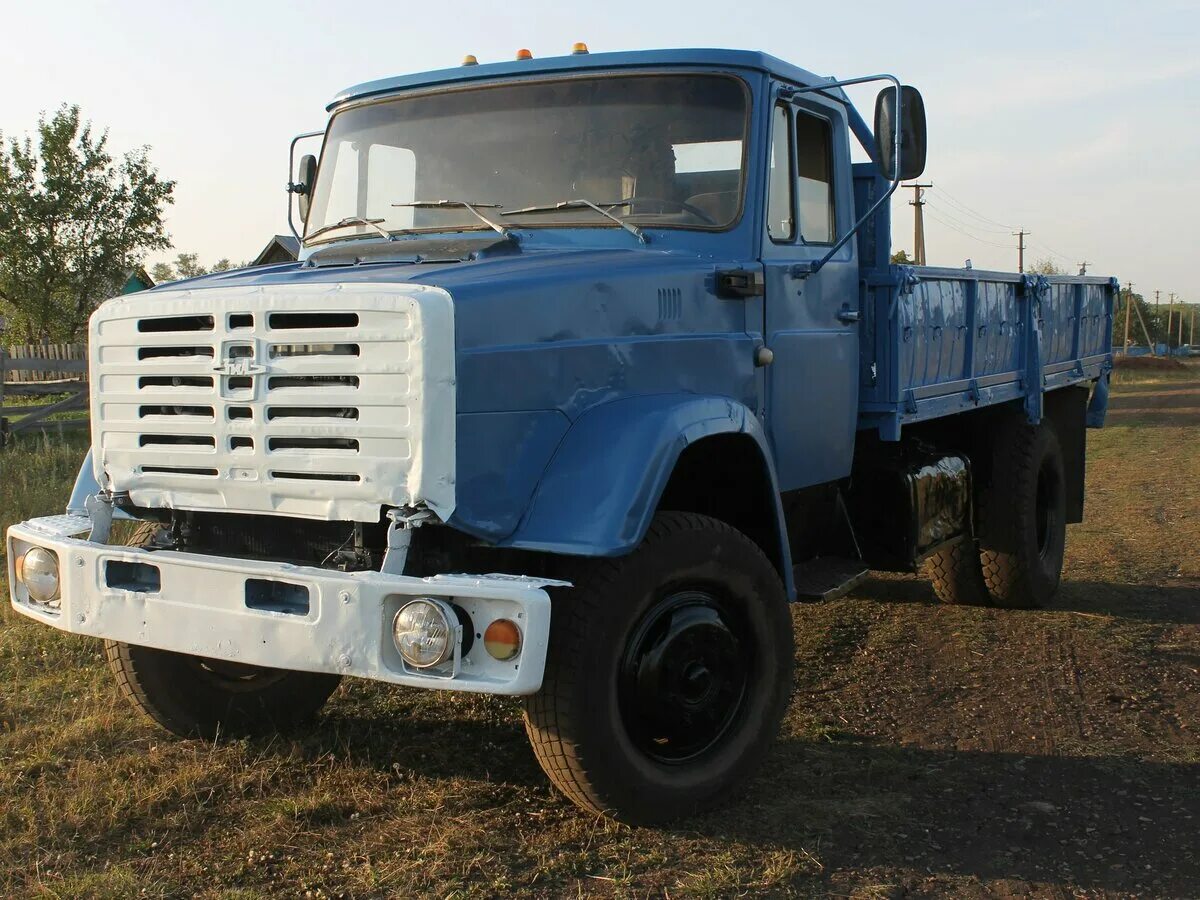 Зил бычок 4331 самосвал. Зил-4331 грузовой. Дизельный зил 4331. Зил 4331 бортовой. Бортовой грузовик зил 4331.