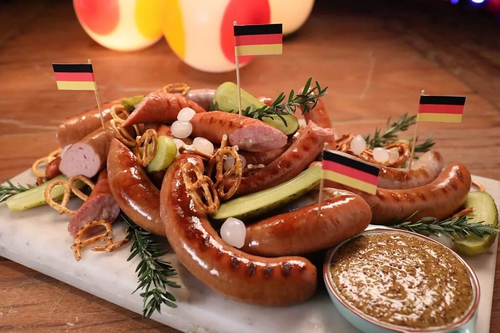 Что нужно попробовать из еды. Германия нац еда. Немецкая кухня. Национальная кухня Германии. Национальное блюдо немцев.