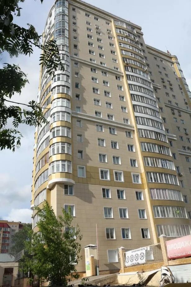 Улица веры слуцкой 87 колпино. Октябрьскому проезду 8. Октябрьскому проезду 8. Люберцы октябрьский проспект 122. Октябрьский проезд 18 киров.