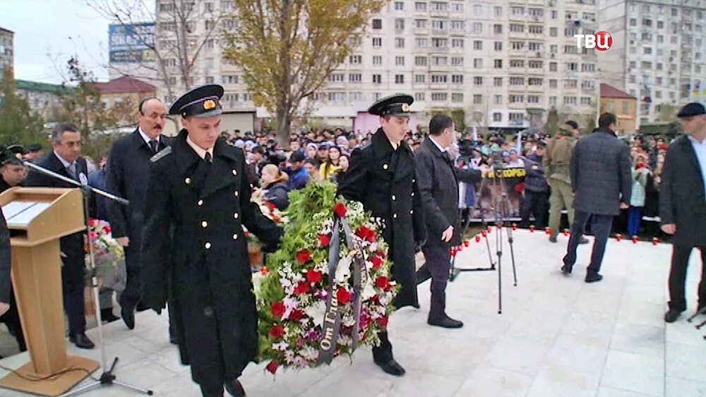 2002 год каспийск. Каспийск теракт 1996 9 мая. каспийск взрыв дома пограничников.