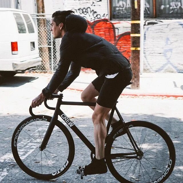 Fixed gear solid. Посадка на фиксе. правильная посадка на фиксе. фикс велосипед посадка. fix gear велосипедист.