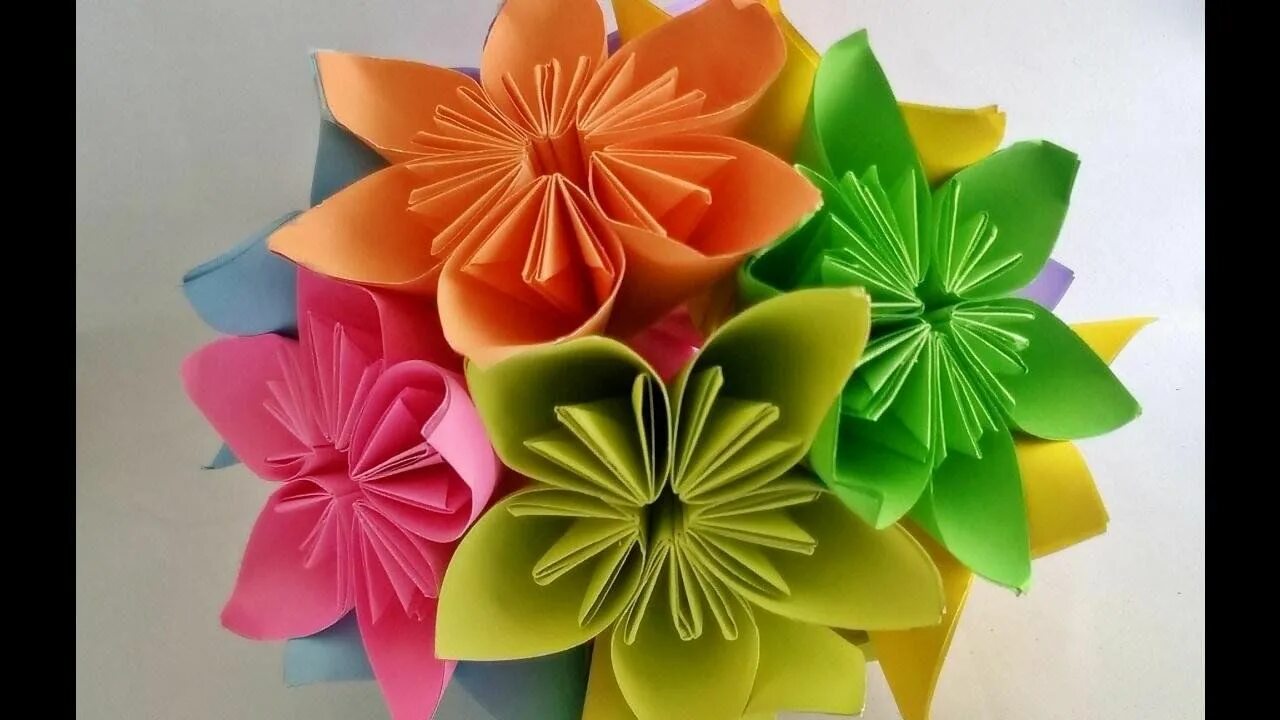 Цветы оригами кусудами. Цветок Kusudama. Объемные цветы. Цветы из цветной бумаги.
