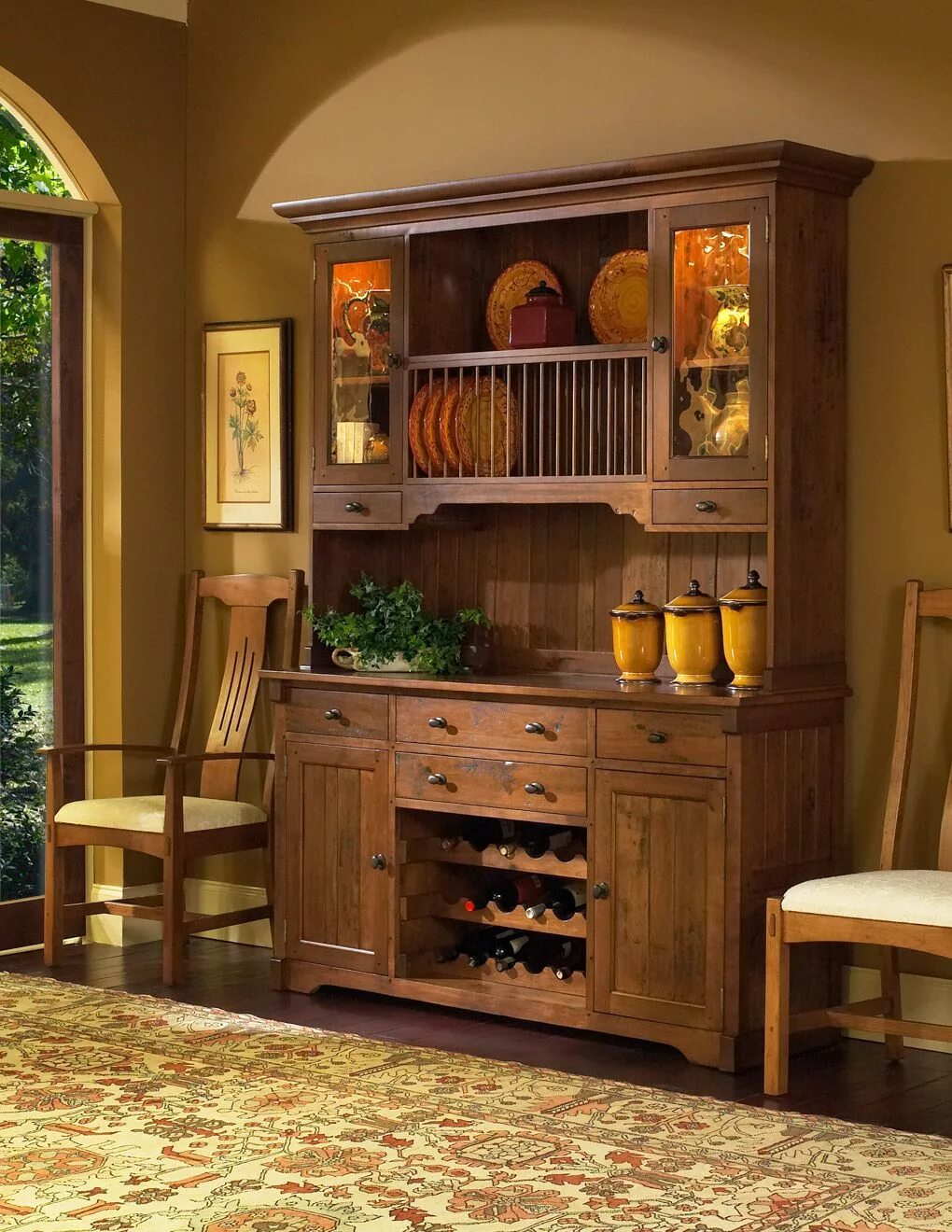 Буфет из дерева. Буфет на английском. Буфет в интерьере гостиной. Буфет в стиле кантри. Шкаф-сервант в деревенском стиле.