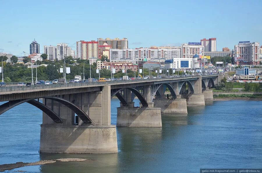 Обь октябрьская. Димитровский мост Новосибирск. Октябрьский мост Новосибирск. Мост Обь Октябрьский. Октябрьский (коммунальный) мост.