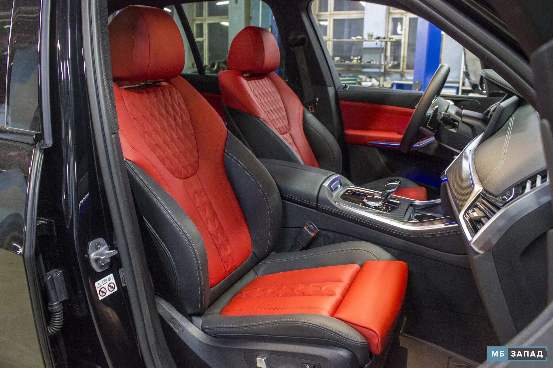 Сиденья бмв g05. Bmw x5 m сиденья. bmw x5 g05 салон. сидения бмв х5 g05. спортивные сиденья бмв х5 g05.