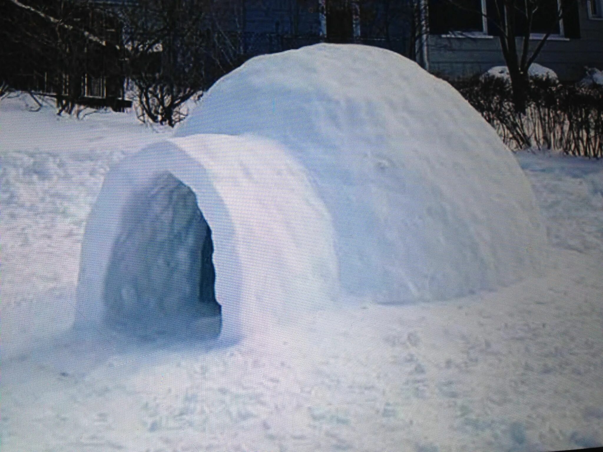 Иглу воронеж. Иглу жилище эскимосов. Домик из снега. Иглу из снега. Снежный домик иглу.