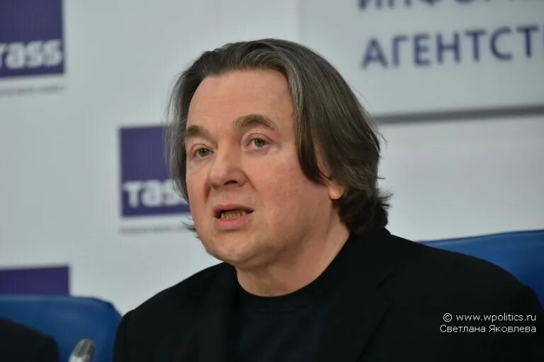 Константин эрнст 2022. Эрнст 2023. Отставка эрнста. Ген директор канала орт. Редактор первого канала.