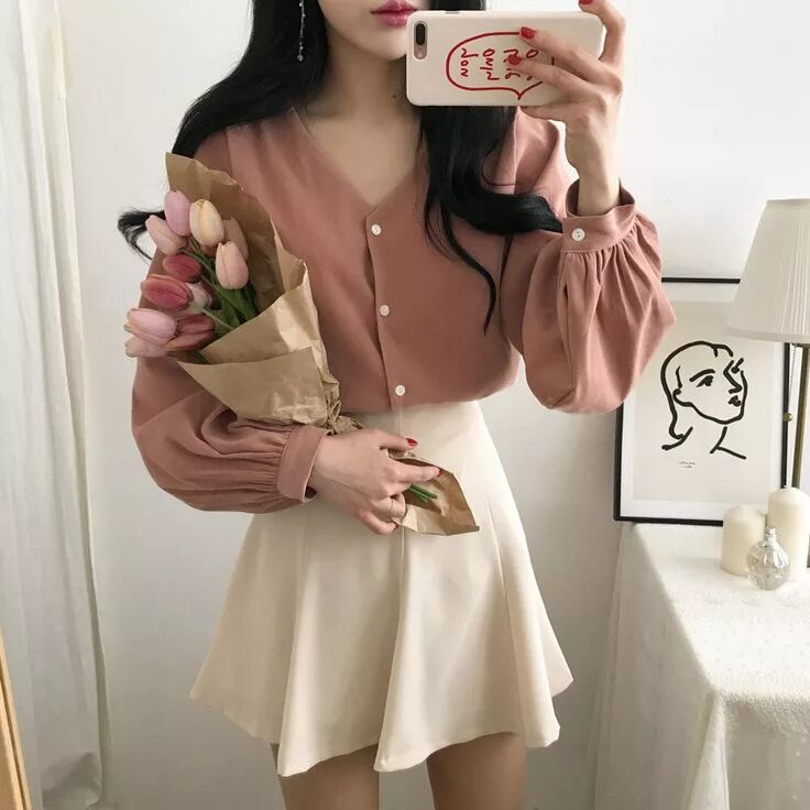 Стиль эстетика в одежде. Корейские аутфиты эстетика софт. корейская одежда для девушек. корейская одеждля девушек. корейские девушки в платьях.