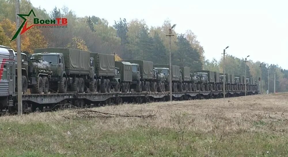 Эшелон военной техники. Эшелон военной техники России. Эшелоны военной техники в Беларуси. Эшелоны с военной техникой 2022. Группировка на границе с белоруссией