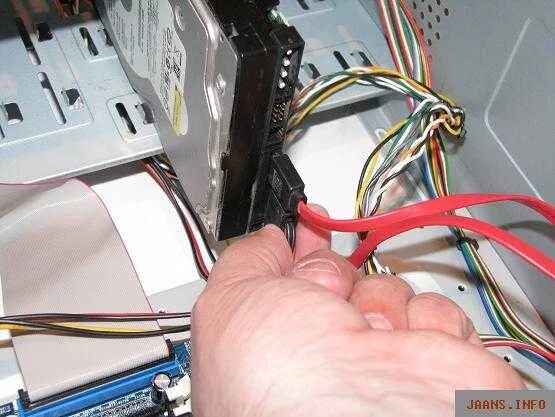 Красный провод в системном блоке. Интернет кабель распиновка в розетке rj-45. Подключить лампочку 4 провода. Подключает провод компьютер. Обжать розетку rj45.