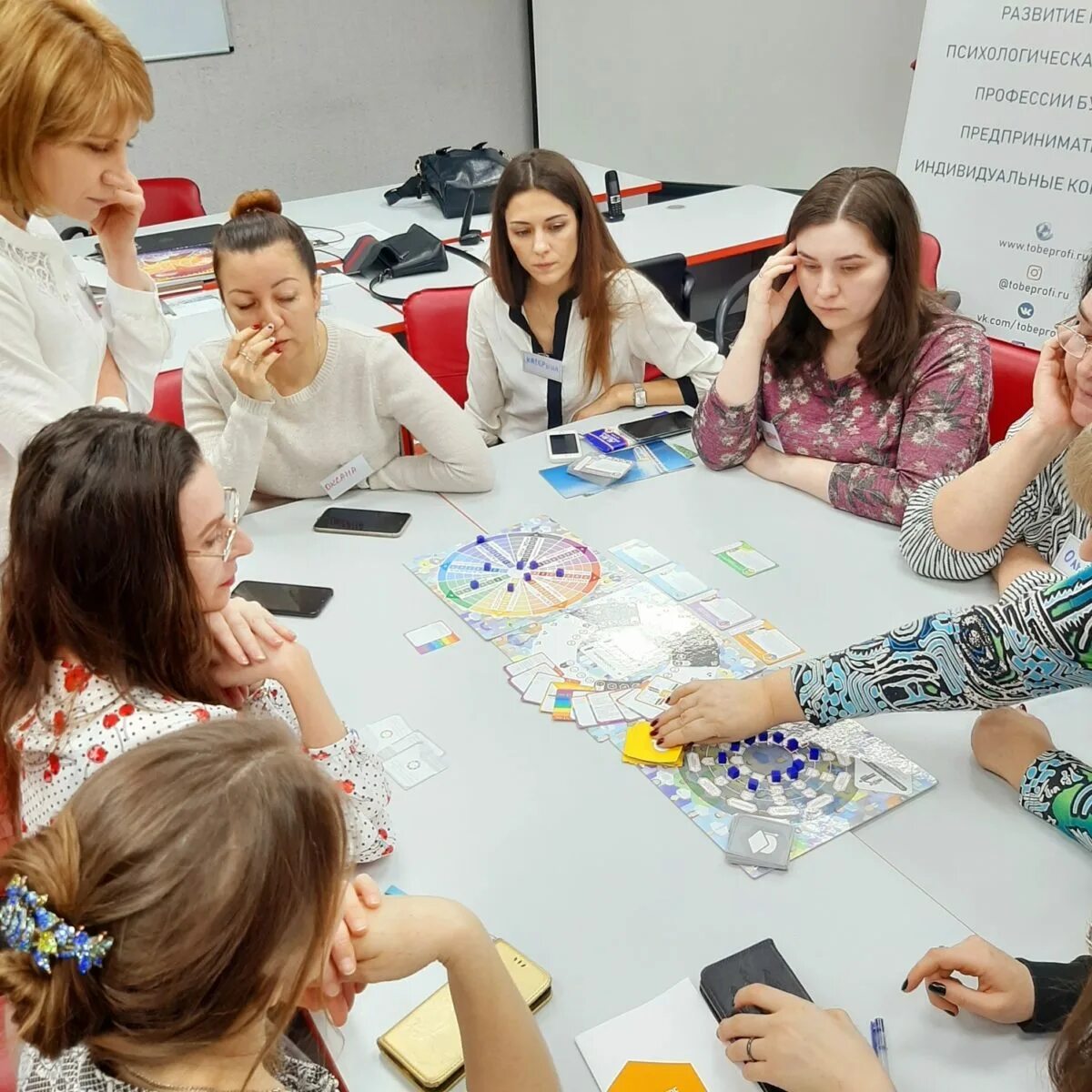 Самостоятельно освоить профессию. Самостоятельно освоить профессию. Женские профессии. Освоение профессии девушка. Работники массовых профессий.