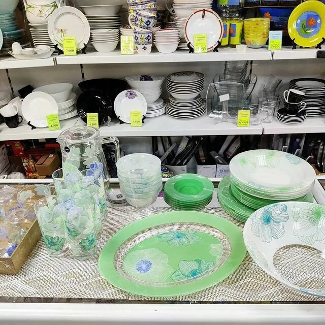 Мир посуды пенза. Магазин мир посуды. Kimberly посуда. Радужные уэцветевэые посуды. Мир посуды фото.