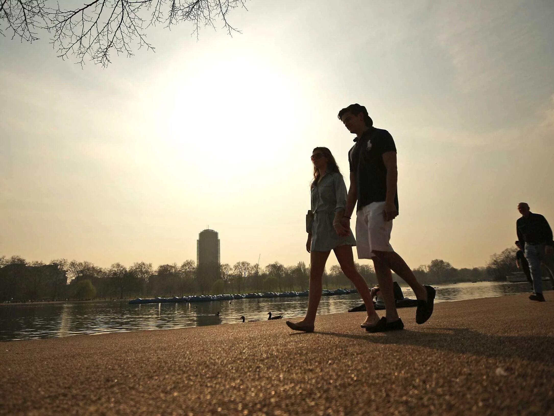 Like taking a walk. Разговор в парке. Couple Walking around River. Couples take a walk. The worst place to take a walk.