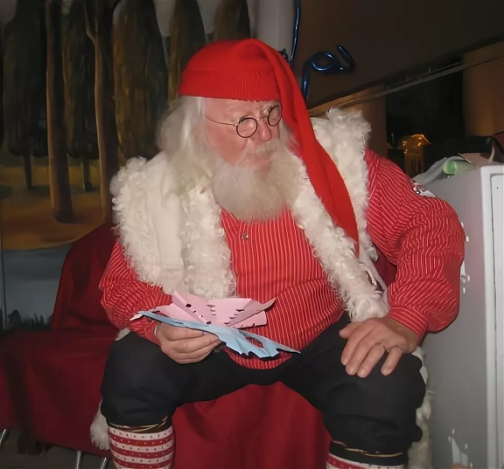 Новый год в норвегии дед мороз. Юлениссен норвежский дед мороз. Норвежский санта клаус. Дед мороз в норвегии как называется. Юлеманден и юлениссе.