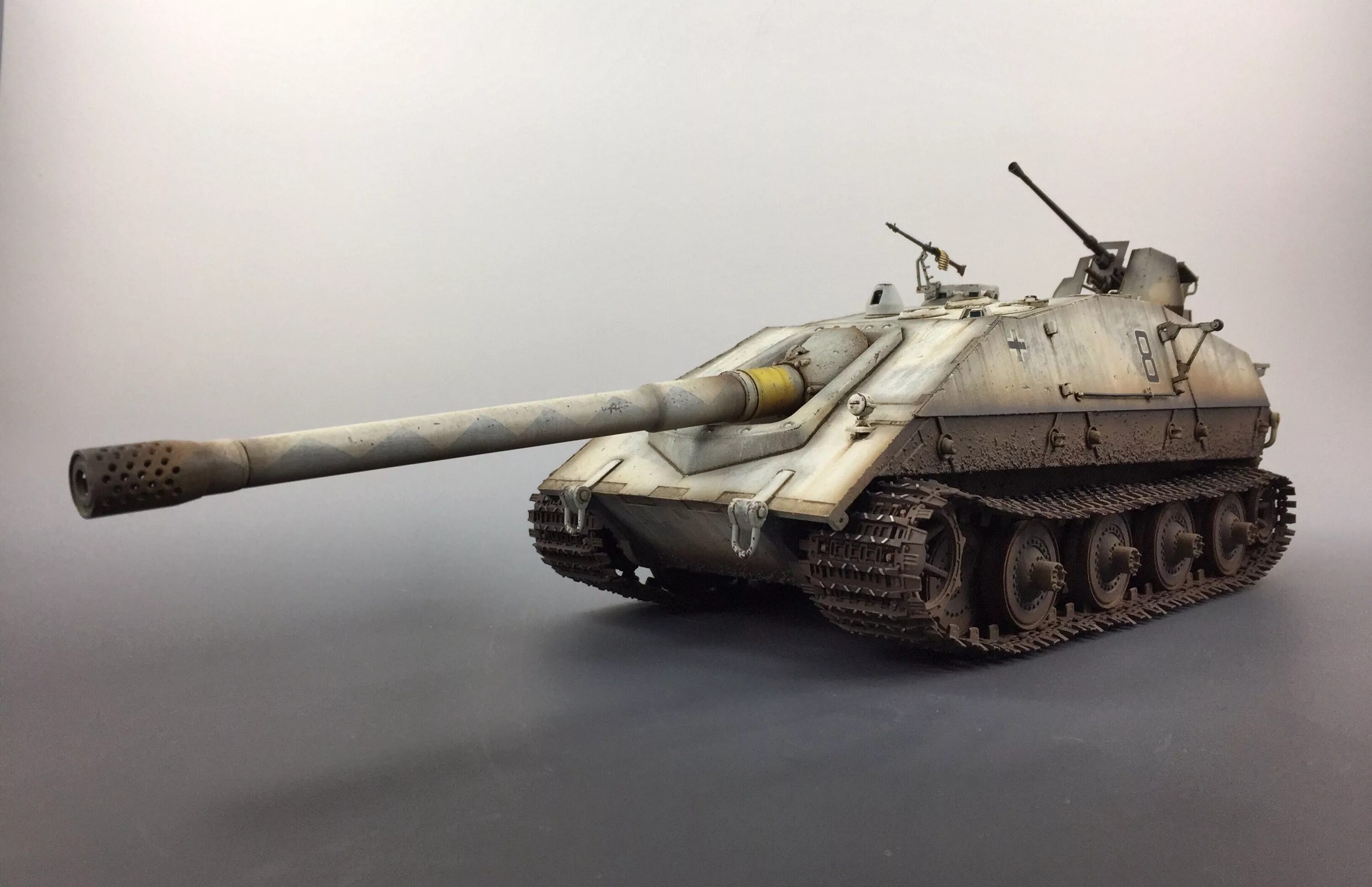 Трумпетер е-100 1/35. E 100 1/35. Е-100 трумпетер. Jagdpanzer e100 модель trumpeter. Е 100 модель.