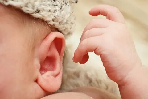 У ребенка холодное ухо
